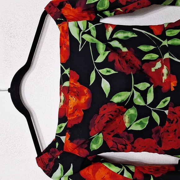 Bebe NEW Red Black Romantic Bohemian Off Shoulder Floral Print Romper Size 0 - Picture 2 of 13